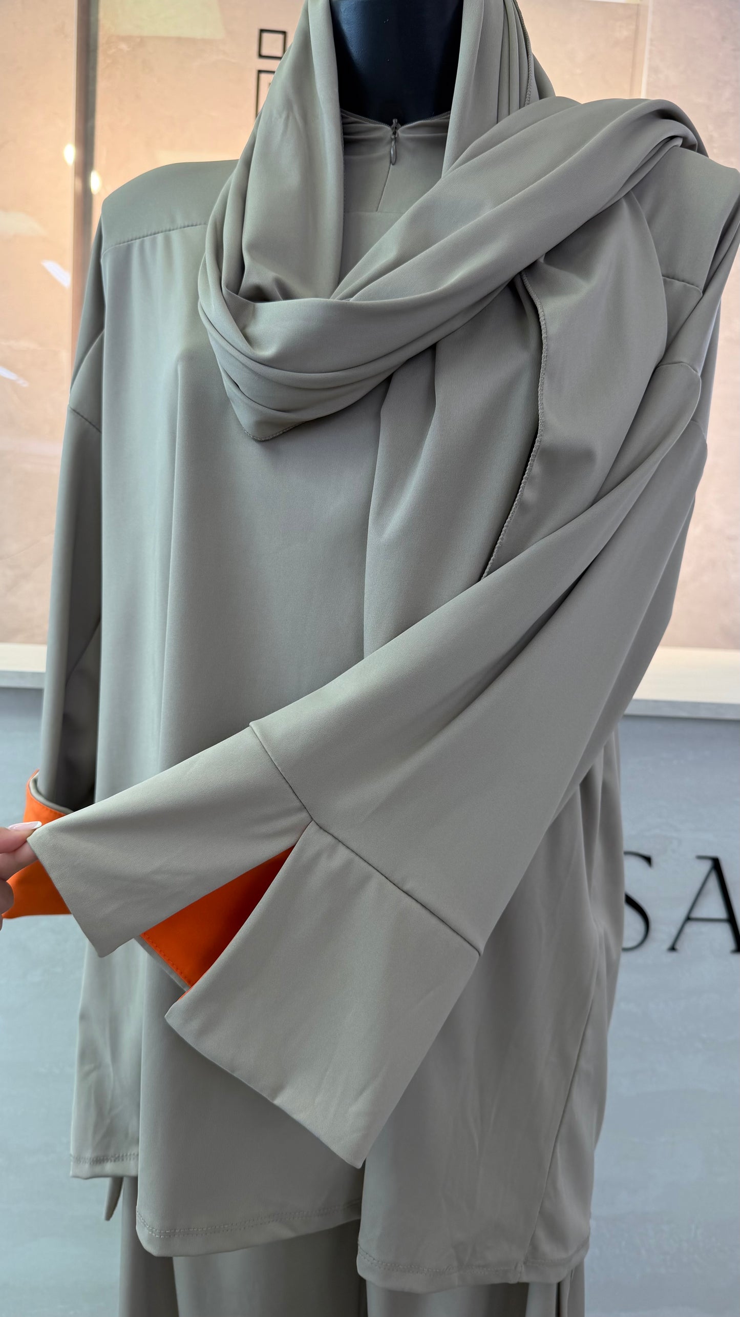 BURKINI Taupe mit orangenen Details