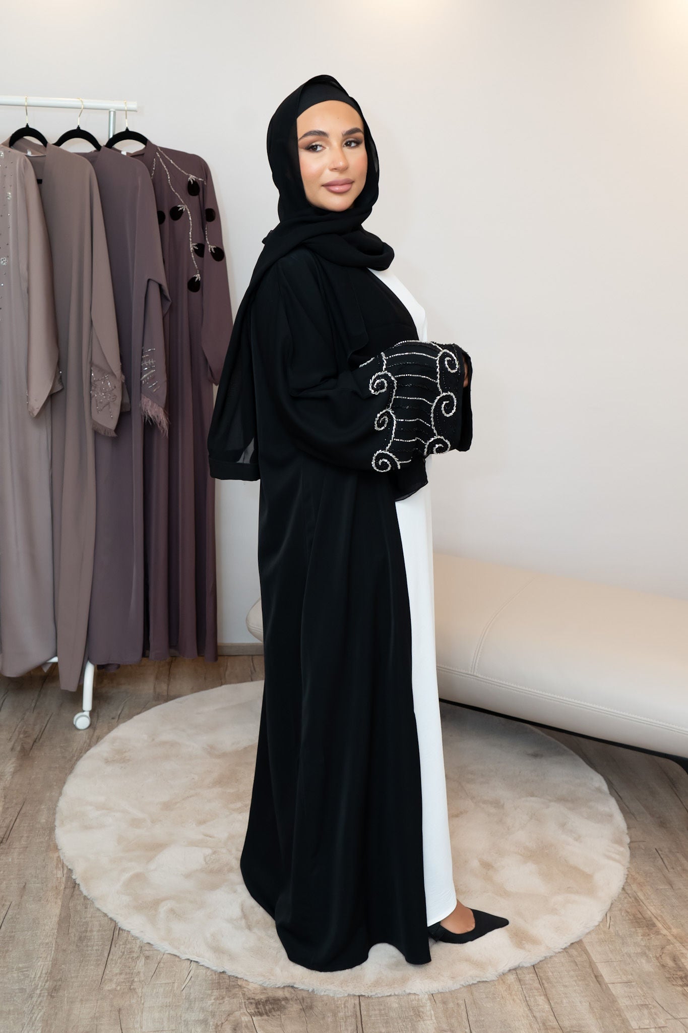 Dubai Abaya mit Stickereien an den Ärmeln
