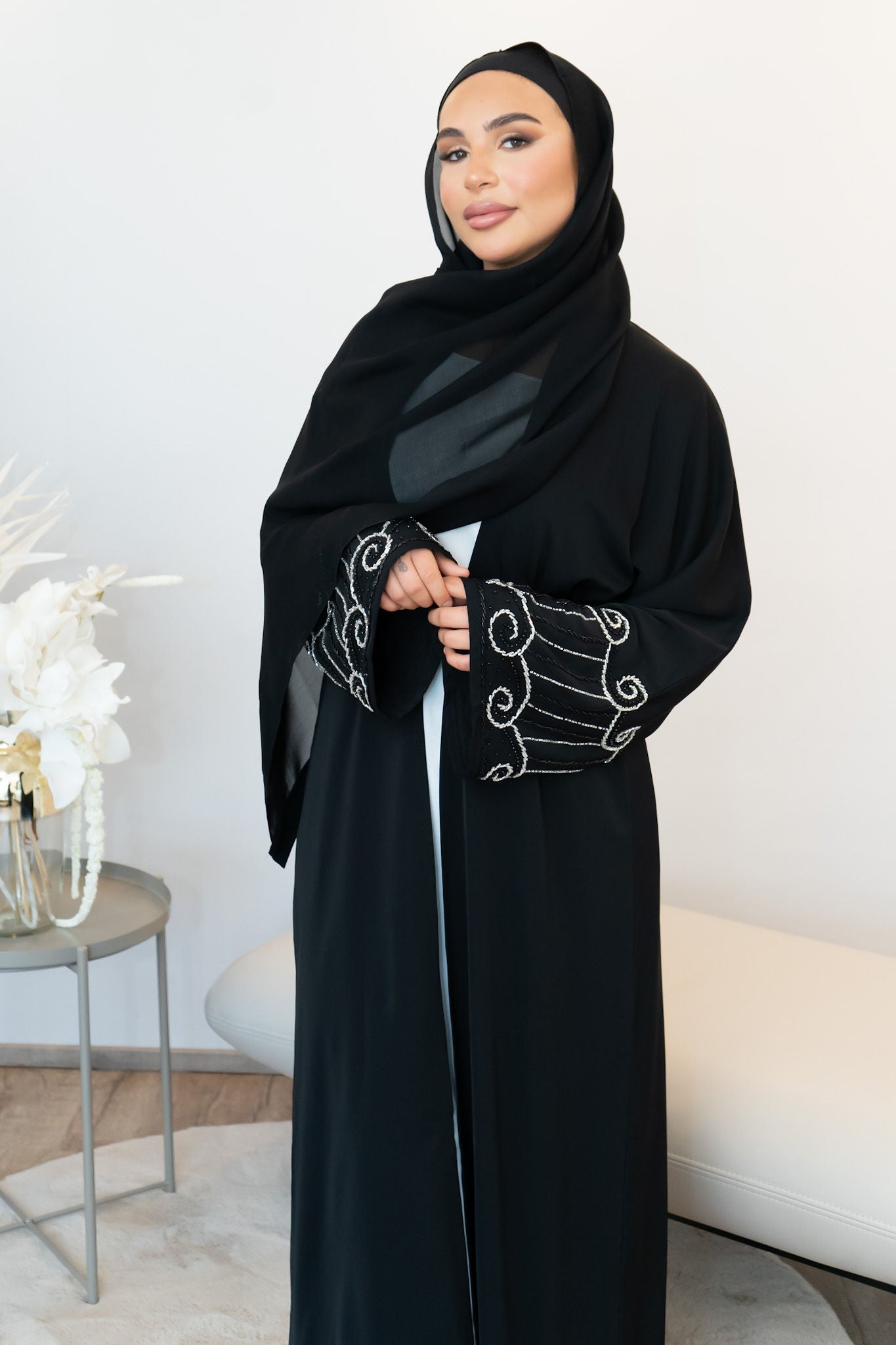 Dubai Abaya mit Stickereien an den Ärmeln