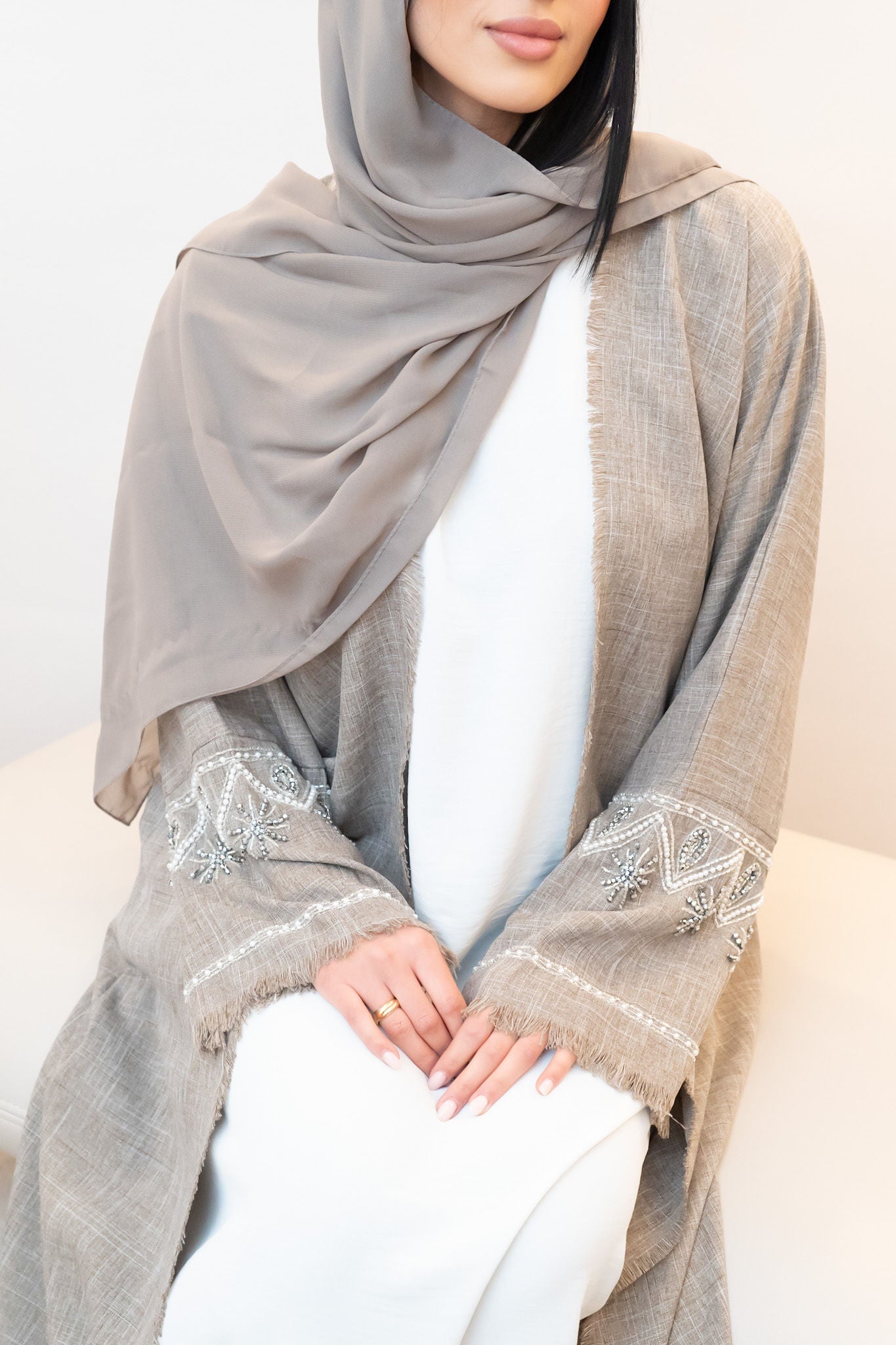 Abaya in Leinenoptik mit Unterkleid