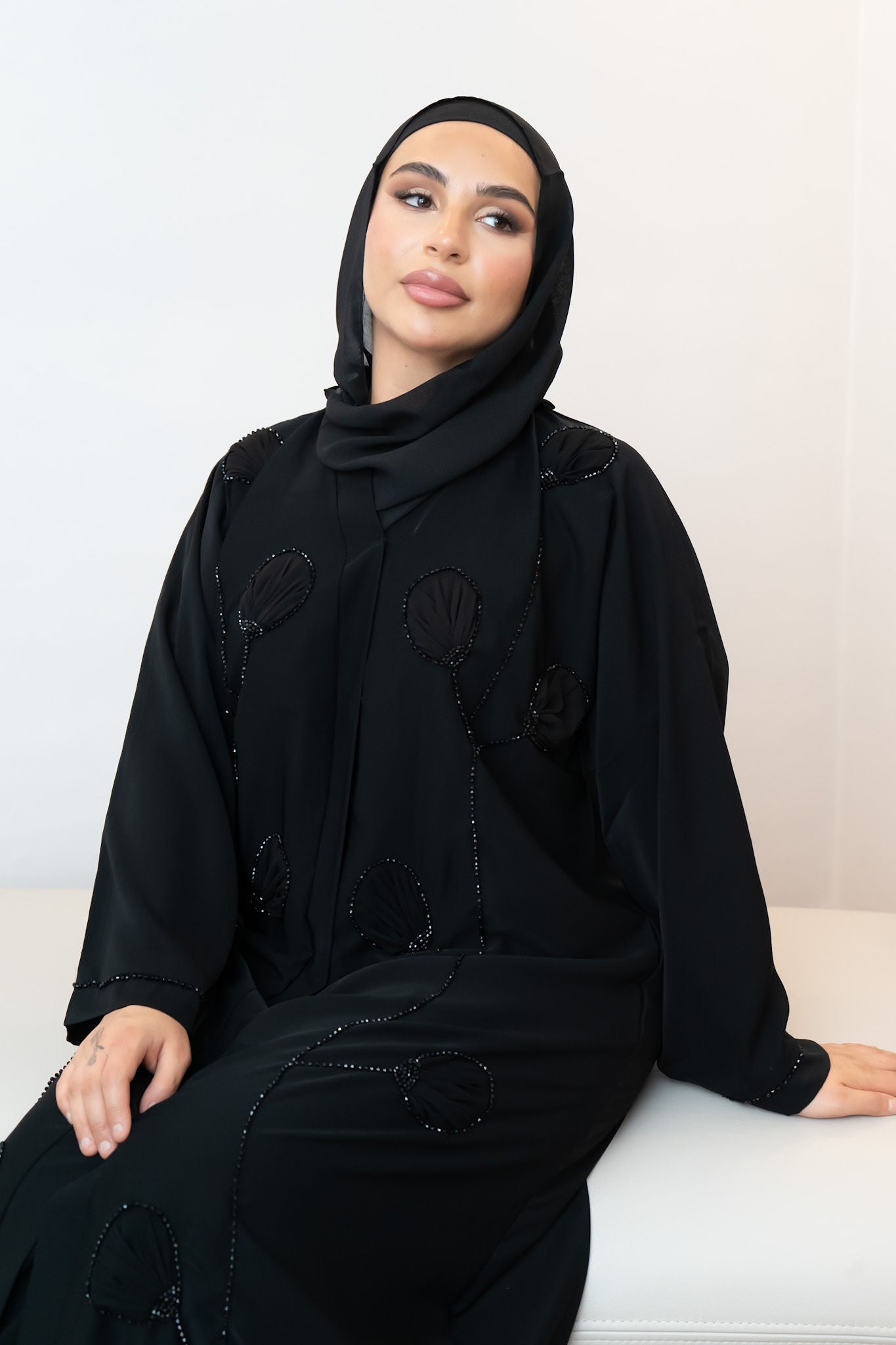 Elegante Abaya mit 3D-Blumen