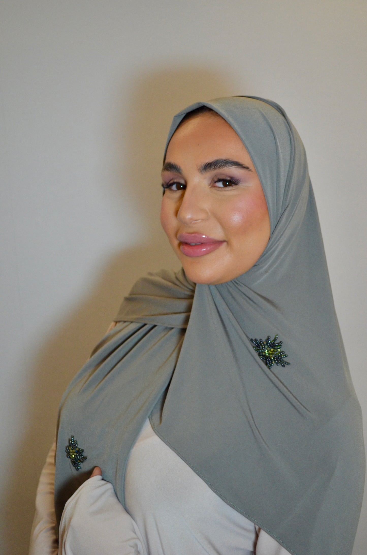 Jersey Premium Hijab mit Handmade Stones Moosgrün