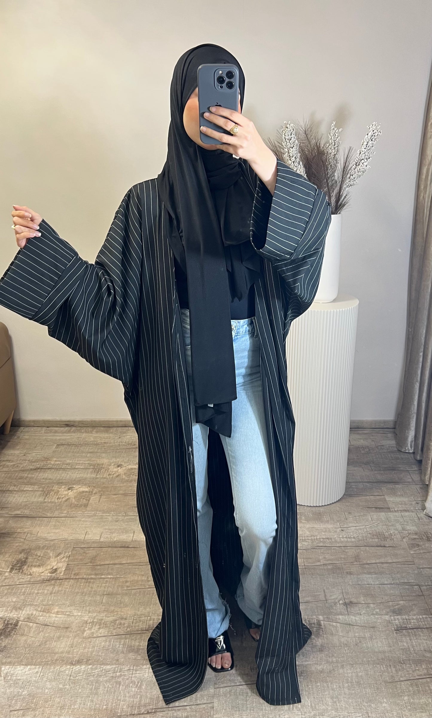 Kimono mit feinen Streifen – Schwarz
