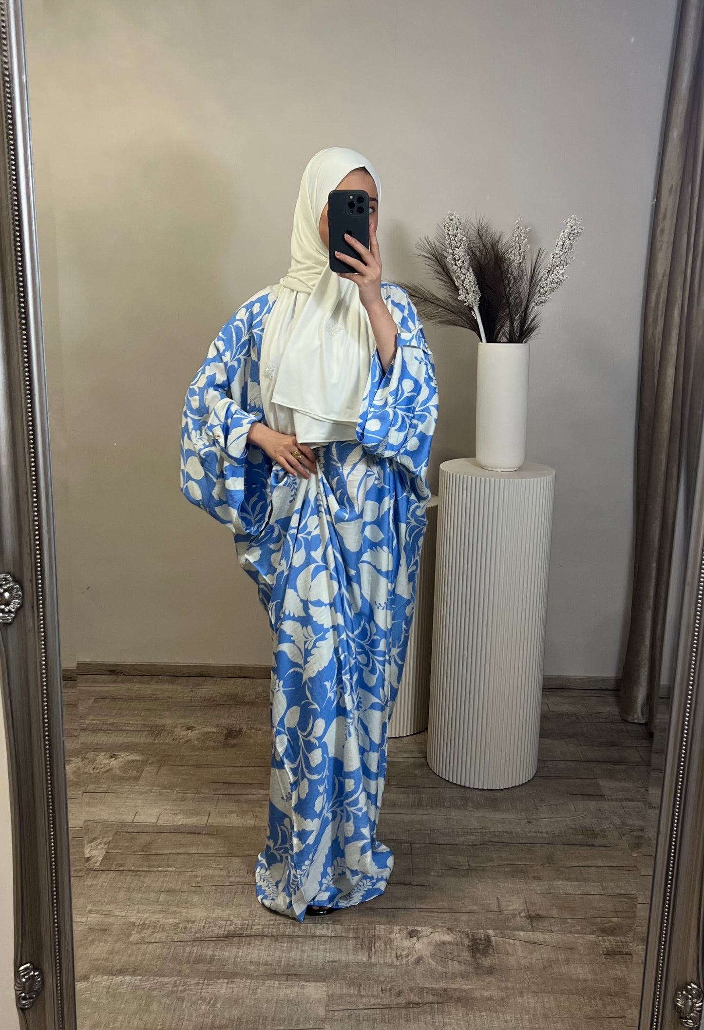 Sommerabaya im Farashastil - Hellblau/Weiß