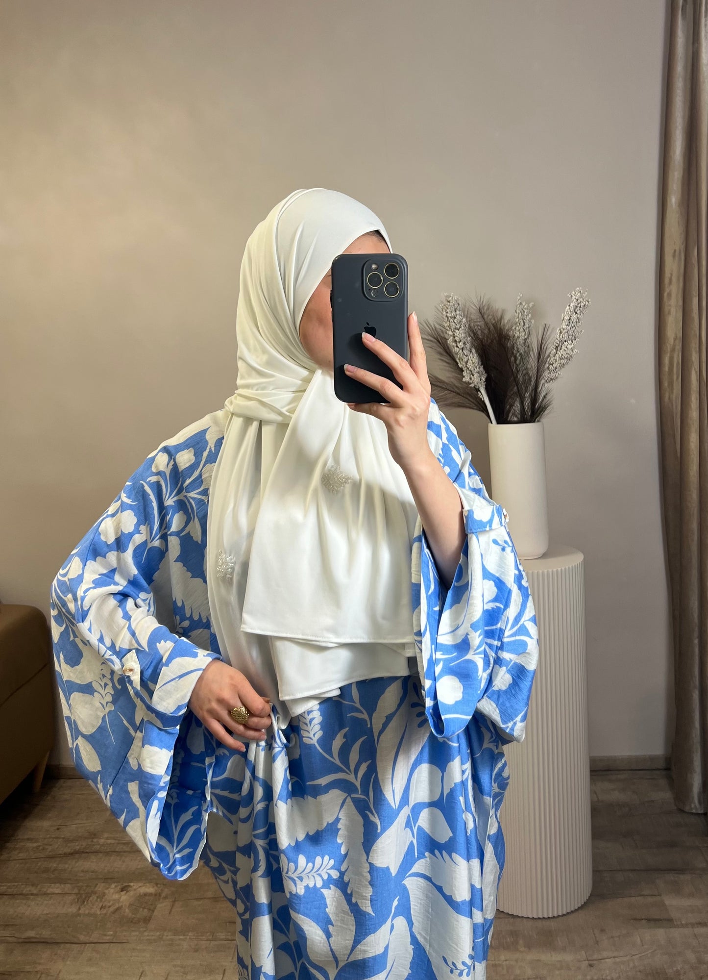 Sommerabaya im Farashastil - Hellblau/Weiß