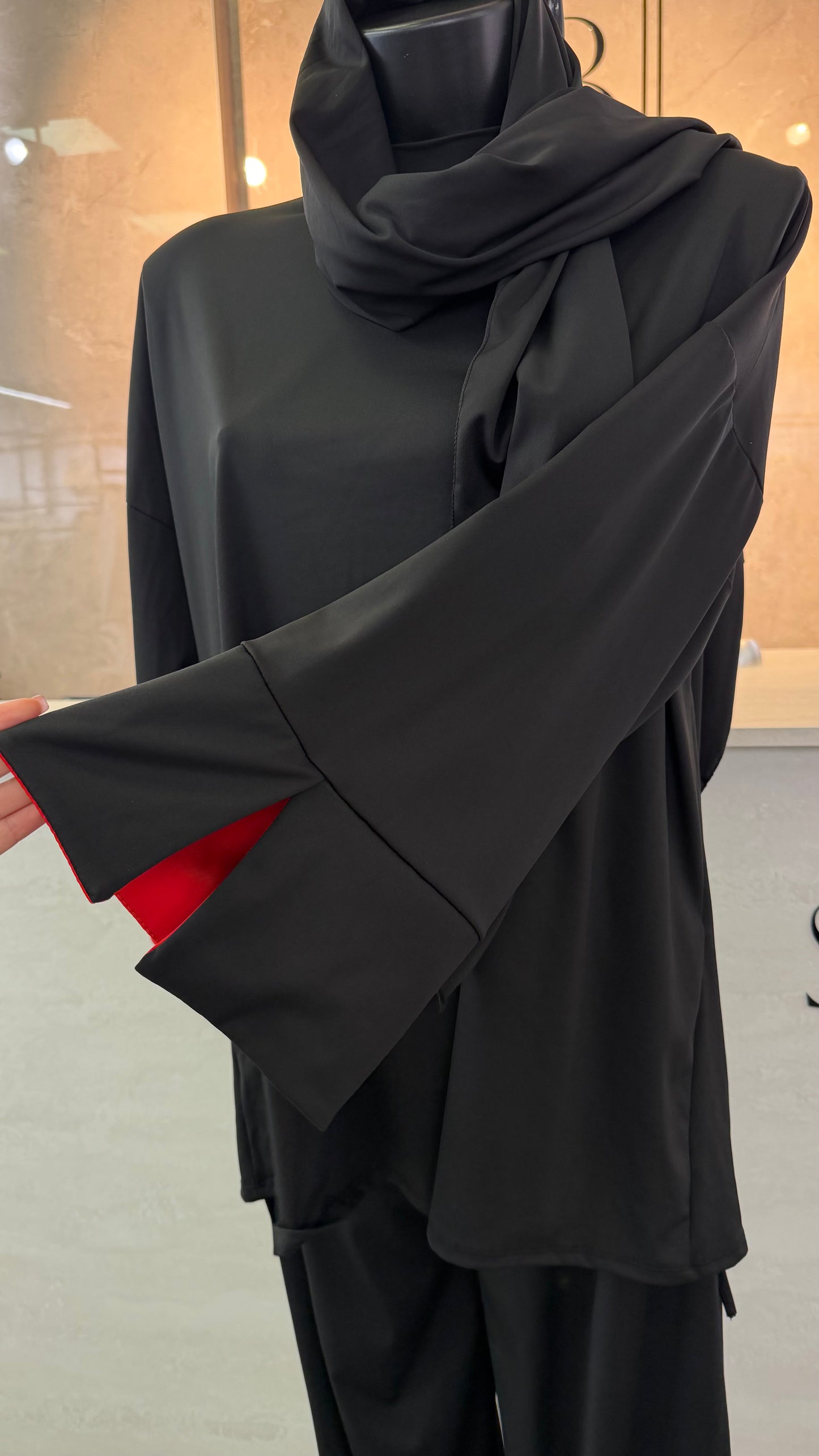 BURKINI schwarz mit roten Details