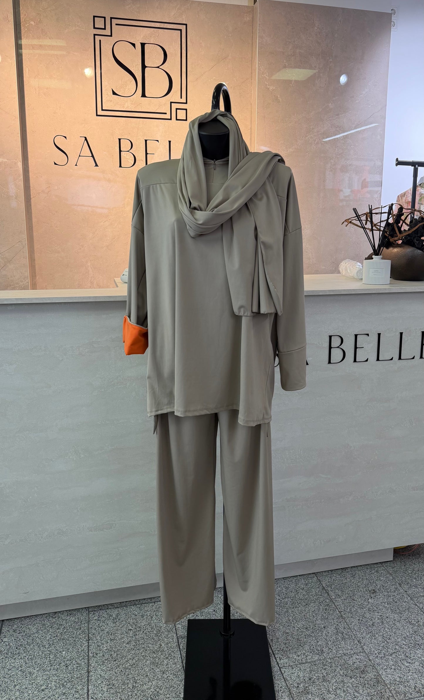 BURKINI Taupe mit orangenen Details