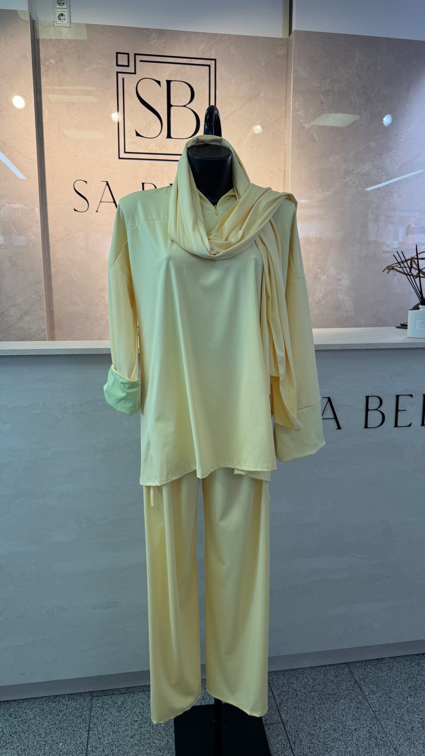 BURKINI buttergelb mit grünen Details