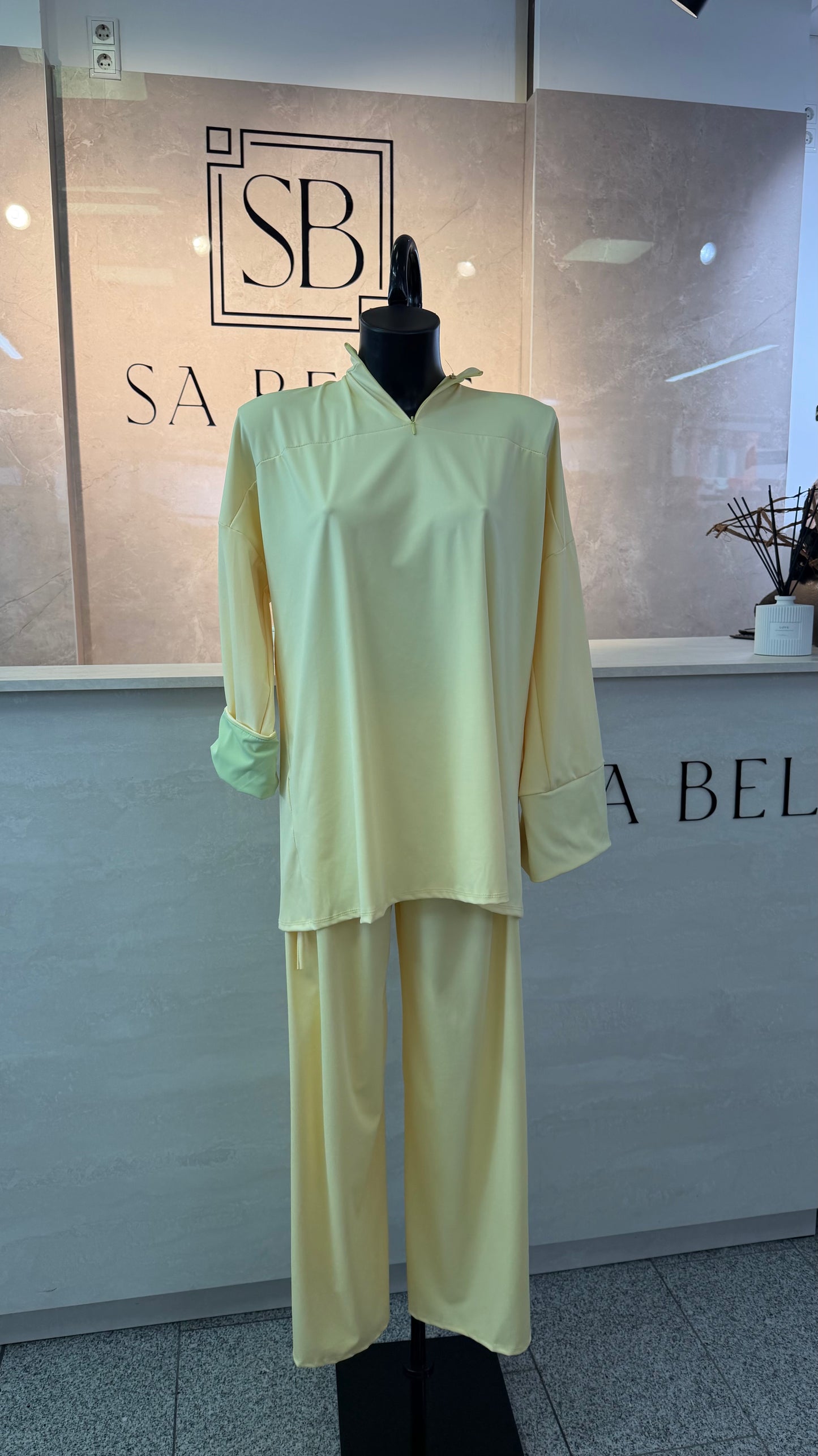 BURKINI buttergelb mit grünen Details