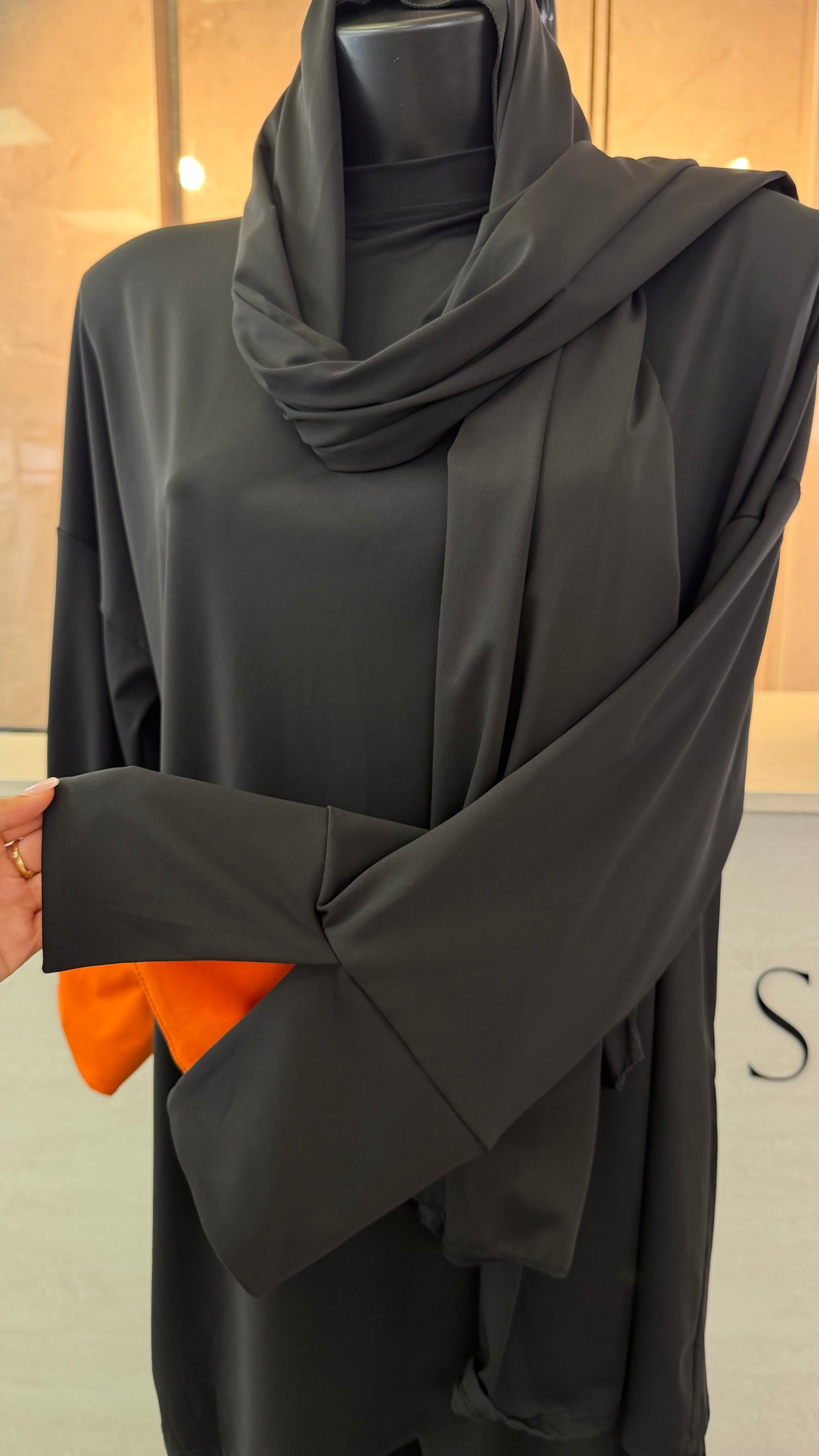 BURKINI schwarz mit orangenen Details