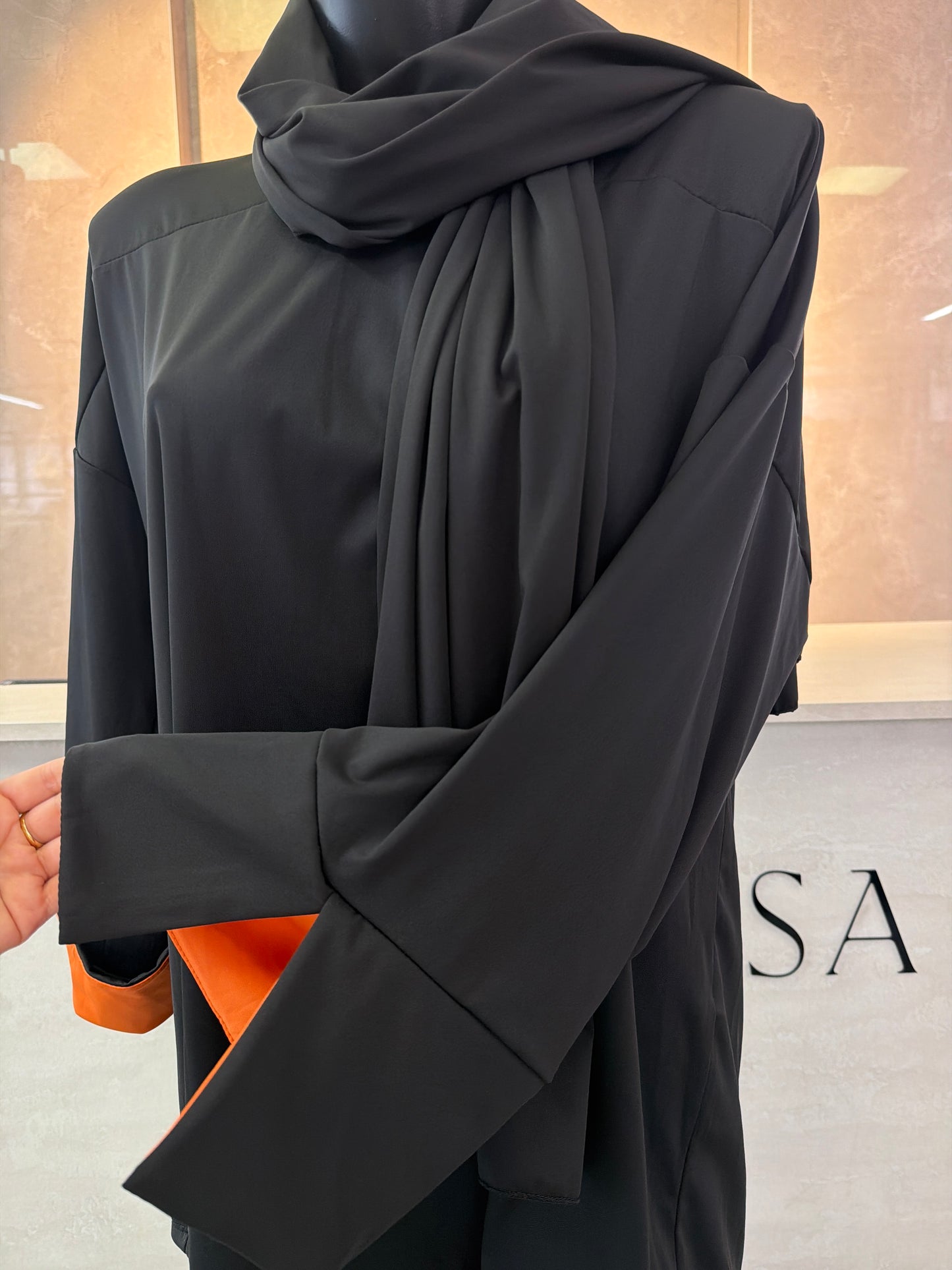 BURKINI schwarz mit orangenen Details