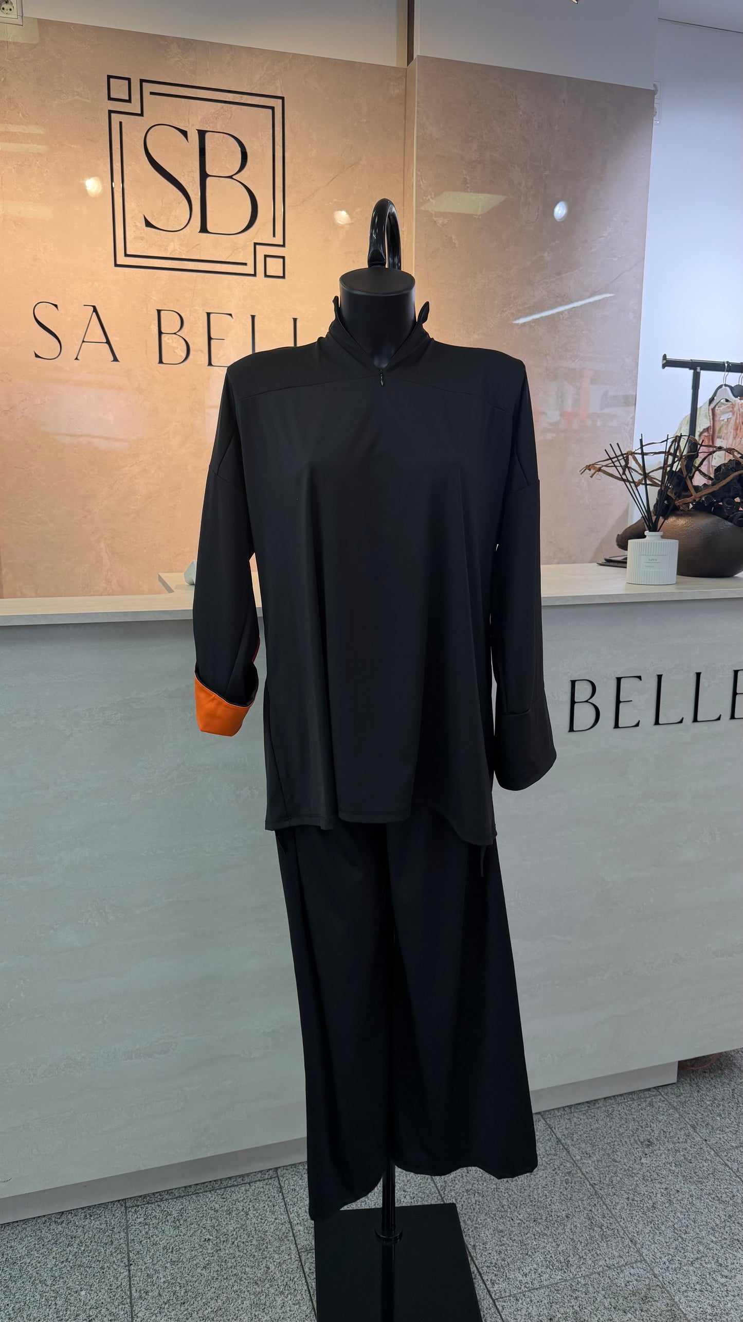 BURKINI schwarz mit orangenen Details