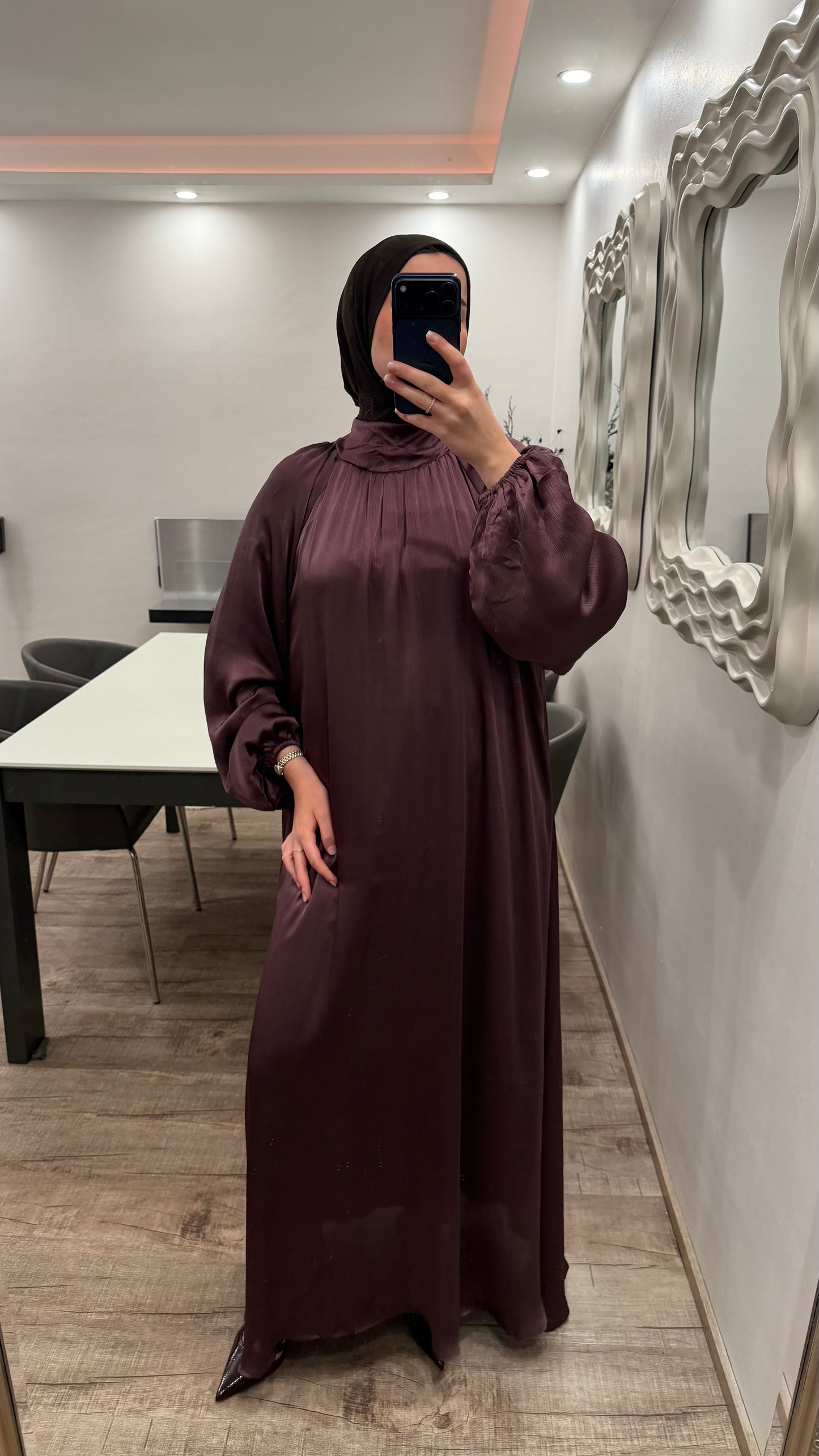 Kleid mit Kragen