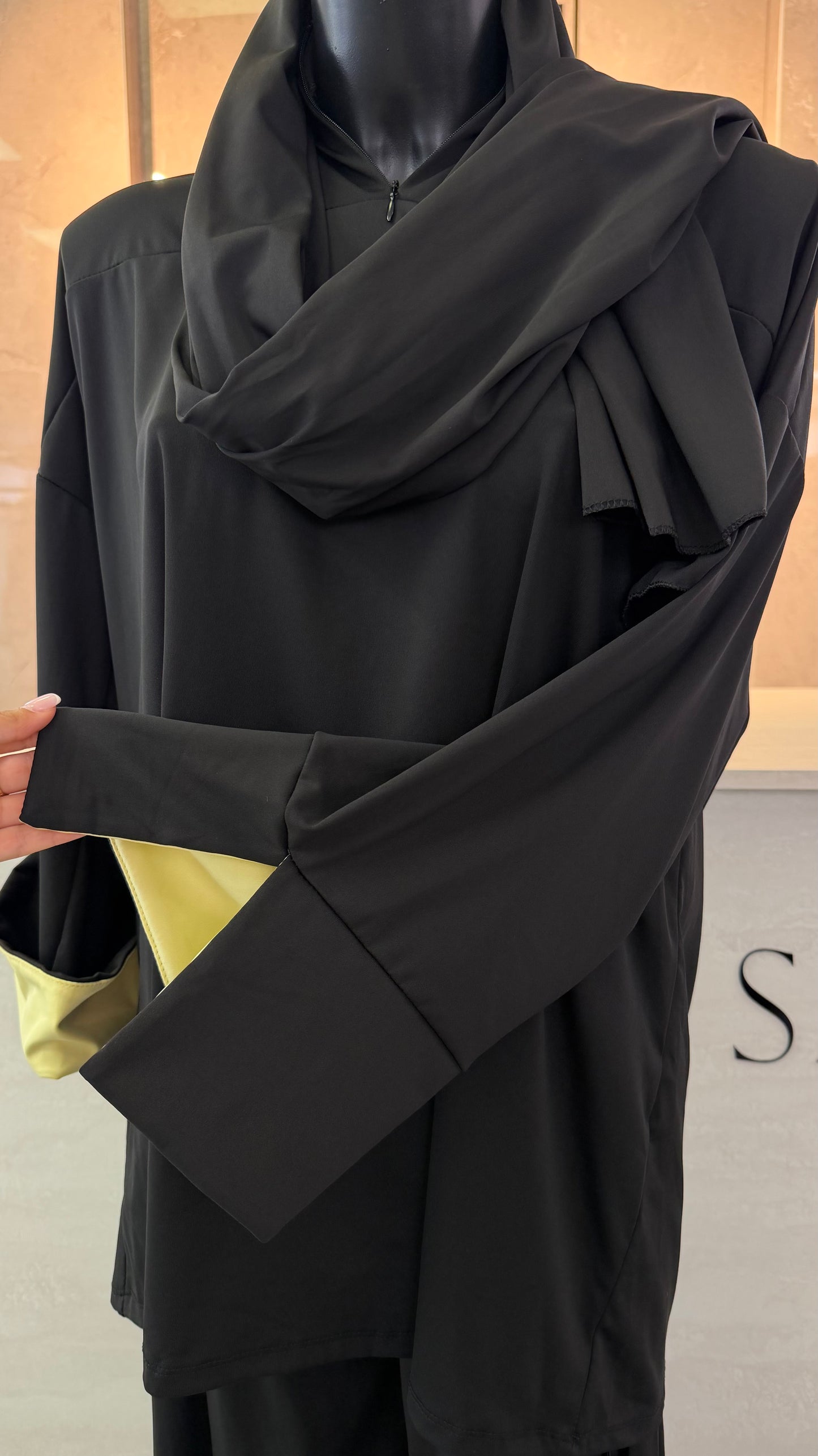 BURKINI schwarz mit gelben Details