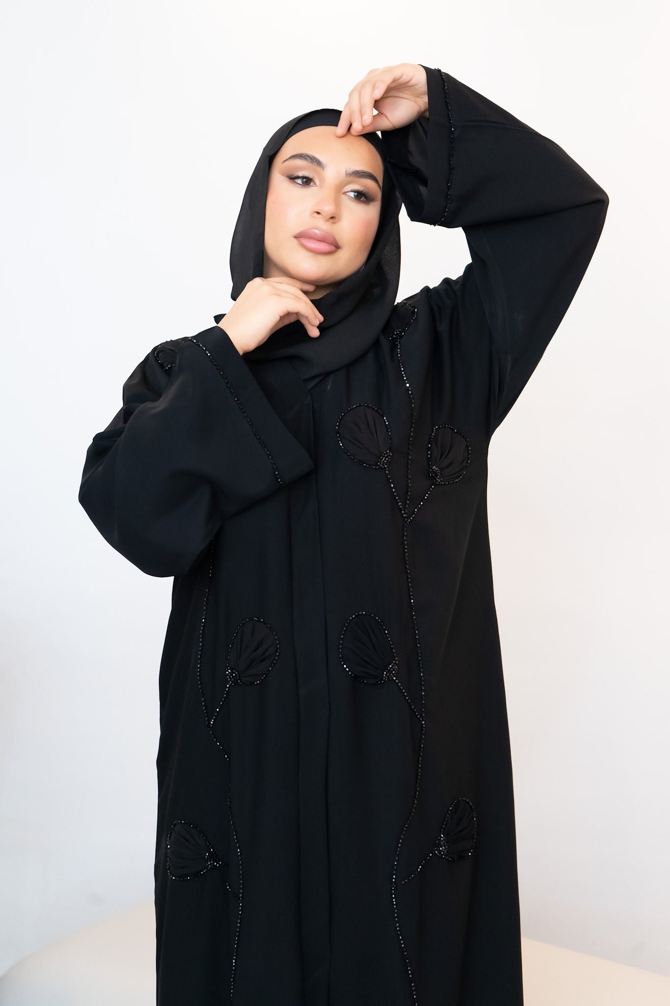 Elegante Abaya mit 3D-Blumen