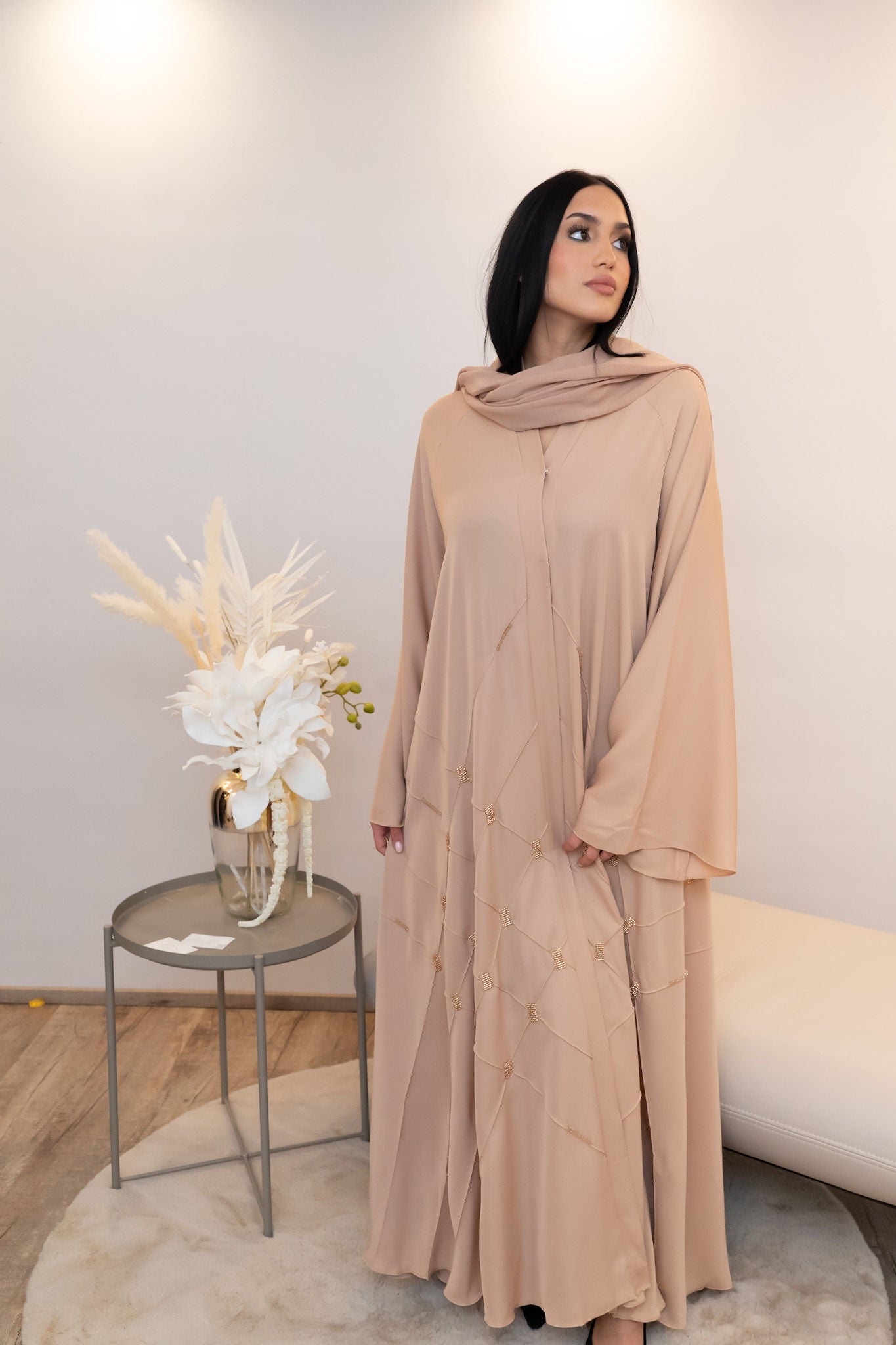 Moderne A-Linien Abaya in Nude Rosé