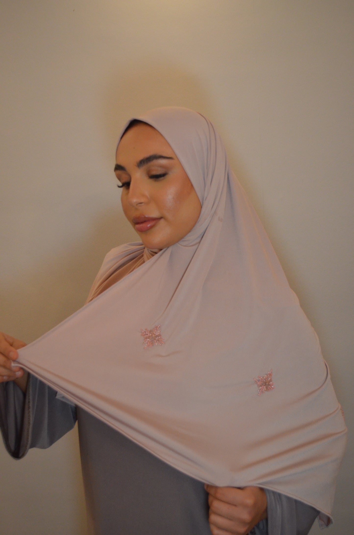 Jersey Premium Hijab with Handmade Stones Zartes Altrosa