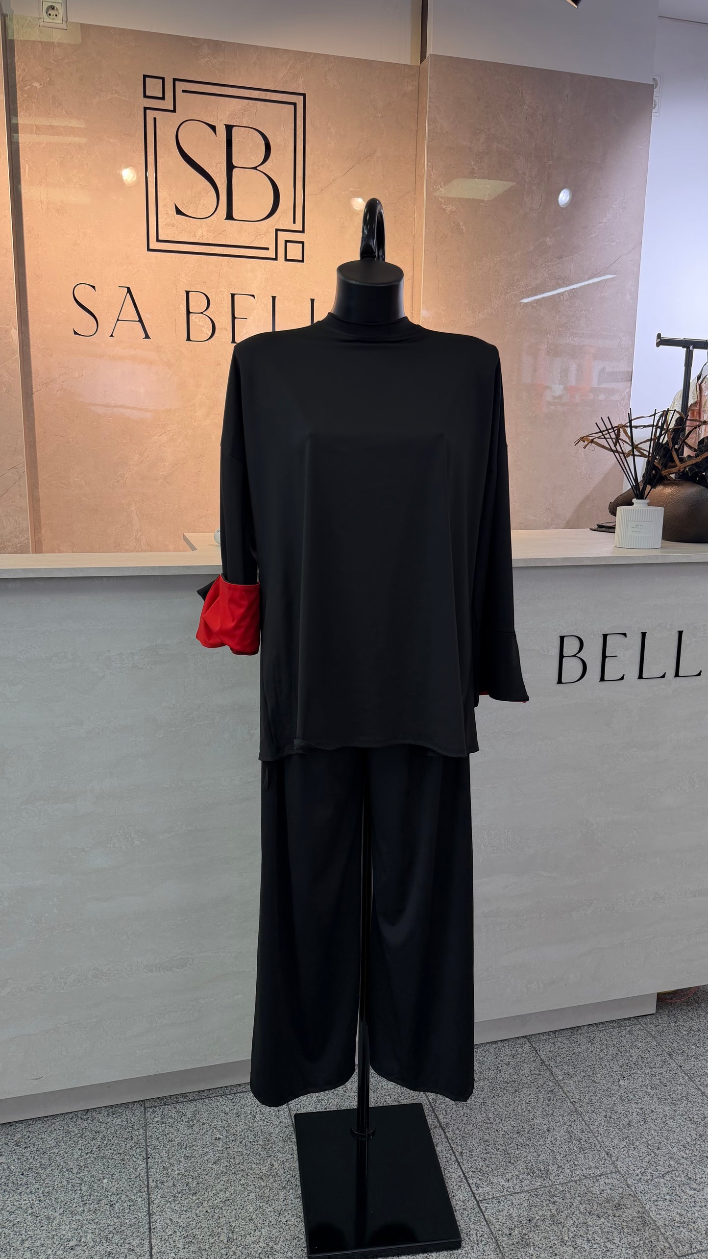 BURKINI schwarz mit roten Details