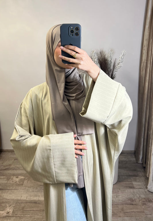 Kimono mit feinen Streifen – Hellbeige/Weiß