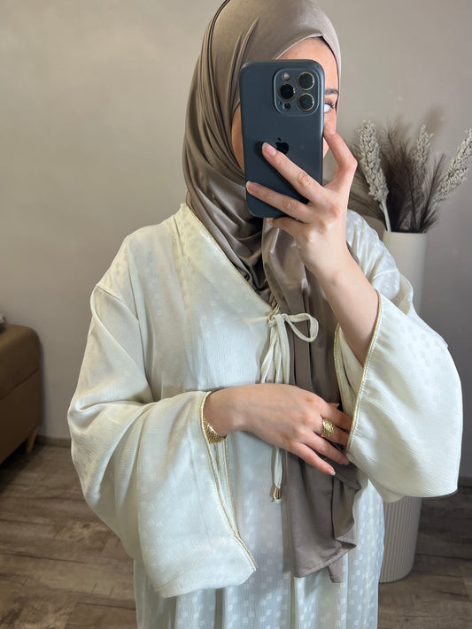Abaya mit goldenen Saumakzenten Weiß