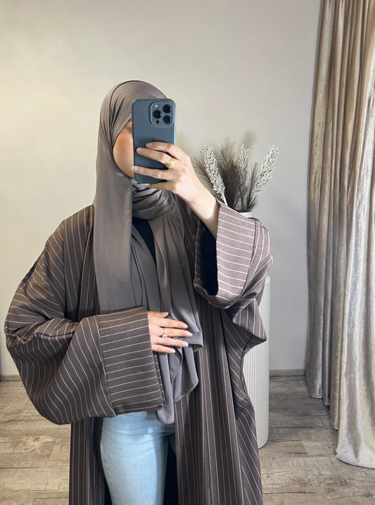Kimono mit feinen Streifen – Braun/Weiß